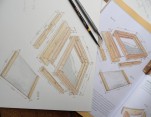 De tekeningen zijn gemaakt met bister en aquarel, met pen en penseel.